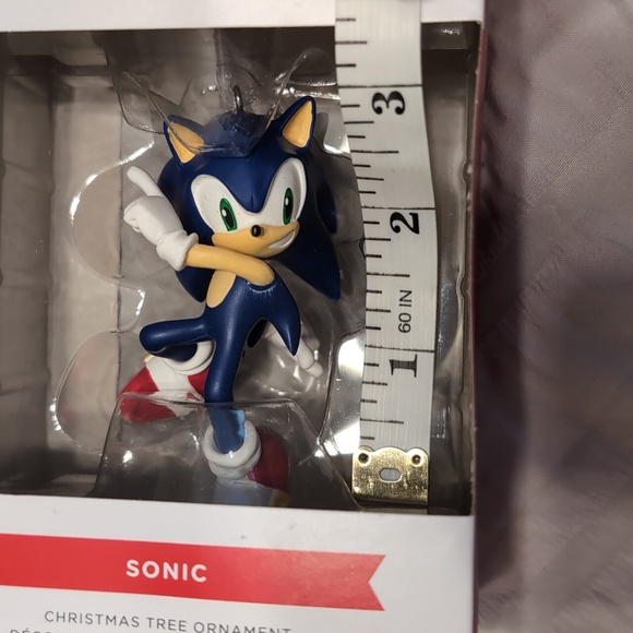 New Sonic Christmas Tree Ornament - Picture 5 of 6